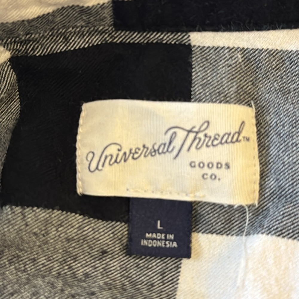 Universal Thread, Long Sleeve Button Down Flannel… - image 5